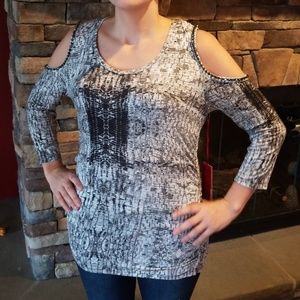 Jennifer Lopez Cold Shoulder Shirt Large NWT $44